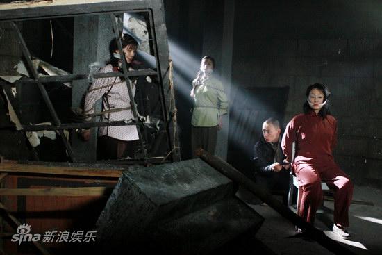 幕后花絮该剧拍摄时,王姬将患有先天性智障的儿子(16岁)从美国接到