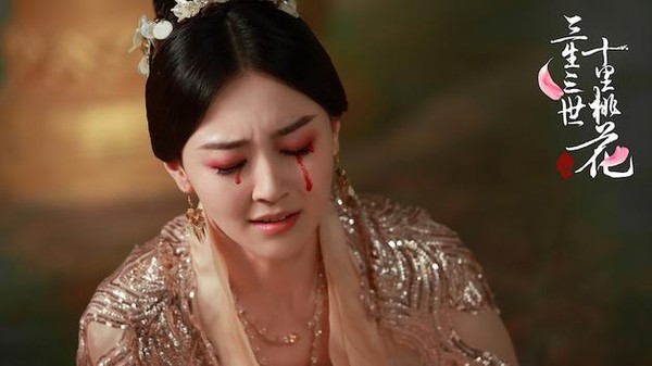 黄梦莹饰演《三生三世》中的”恶女“素锦