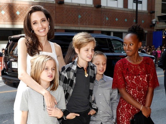 安吉丽娜朱莉与孩子们