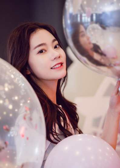 yamy为紫宁庆生疯狂示爱遭网友调侃吃醋了