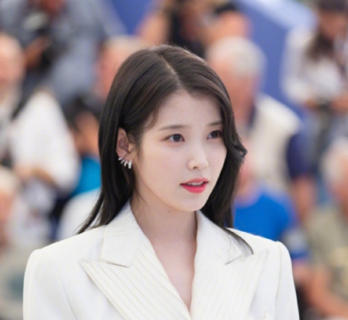 IU