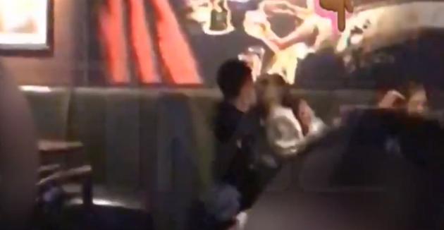 喜欢莉安娜格兰德与奥秘外子亲吻被拍