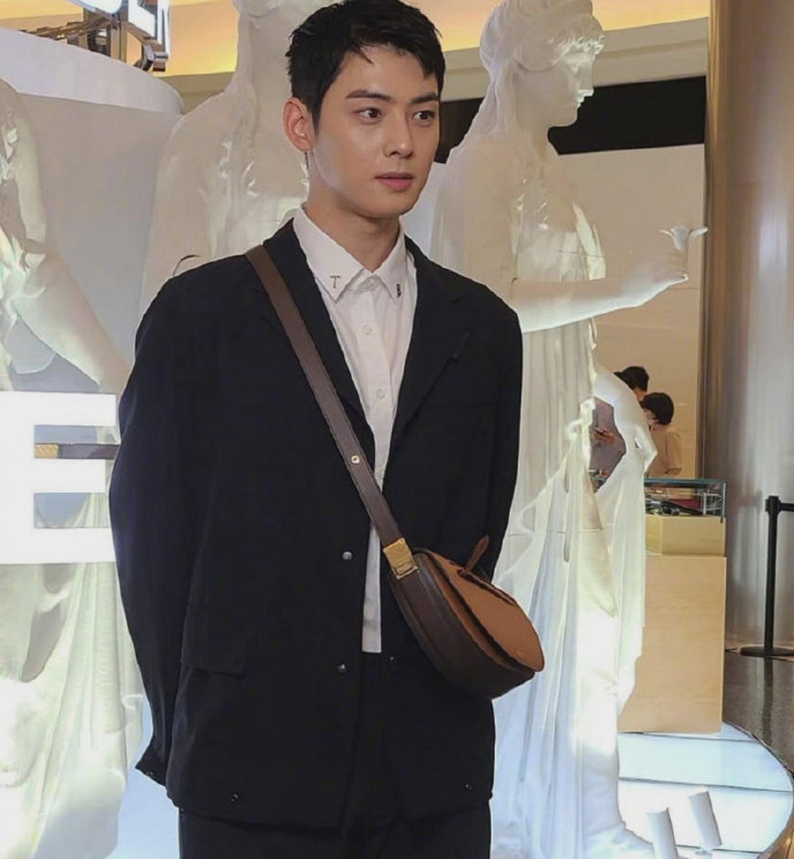 组图：胖了？车银优最新活动生图曝光 脸变圆润略发福