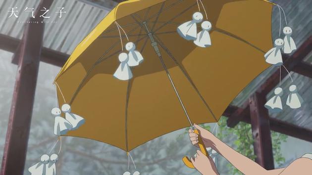 阳菜雨伞挂满了晴天娃娃