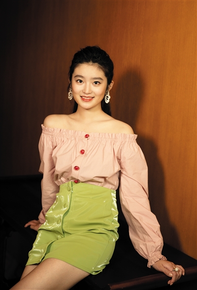 柴蔚原标题:"承欢格格"柴蔚[微博]初长成,心愿是考北电柴蔚生日:2002