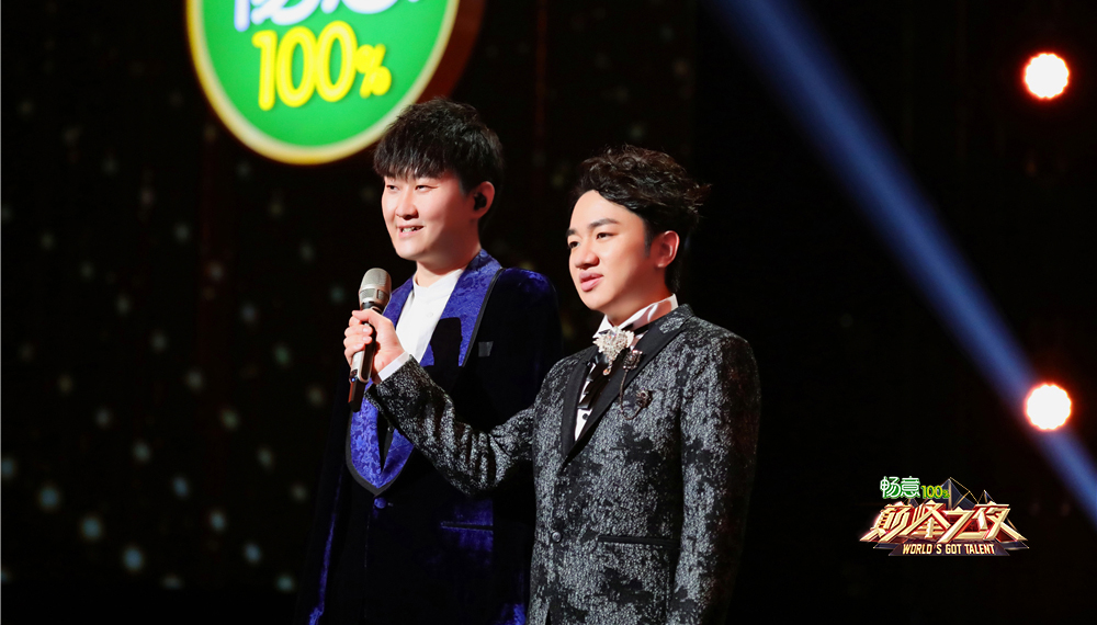 达人秀首季冠军归来 无臂钢琴师刘伟登巅峰之夜_手机新浪网