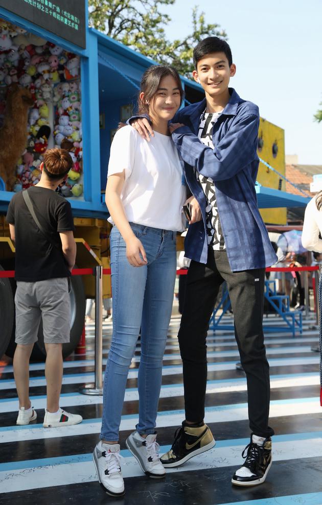 景岗山的一双儿女景天一,景天瞳.