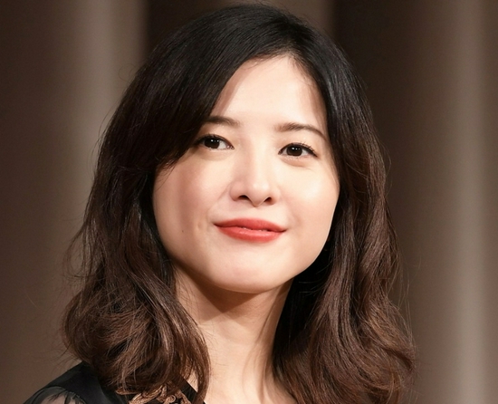 吉高由里子被爆在家孤独饮酒女星朋友纷纷结婚 日本明星资讯 娱乐新闻 娱乐吧