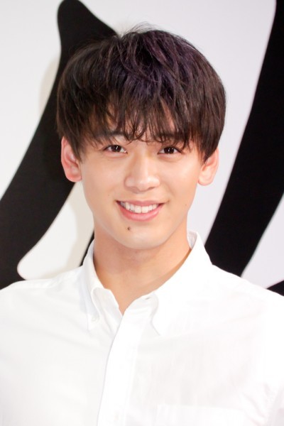 竹内凉真出席广告发布会 称今年目标是更成熟性感