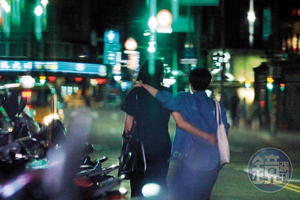 江祖平与短发女友人