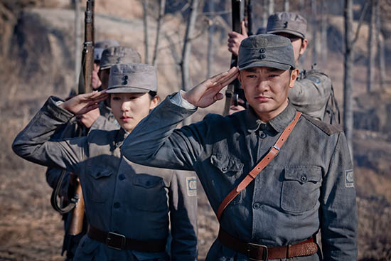 《巨浪》印小天饰演宋玉泉新浪娱乐讯 红色青春抗战剧《巨浪》继上周