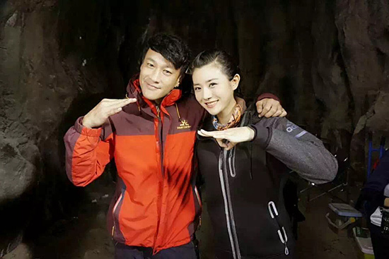 《藏地密码》牟星与何润东合影嘟嘴卖萌|牟星|何润东|李纯_新浪娱乐