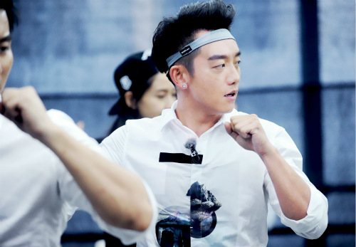 跑男3演唱会特辑惊喜多 郑恺即兴rap爆笑