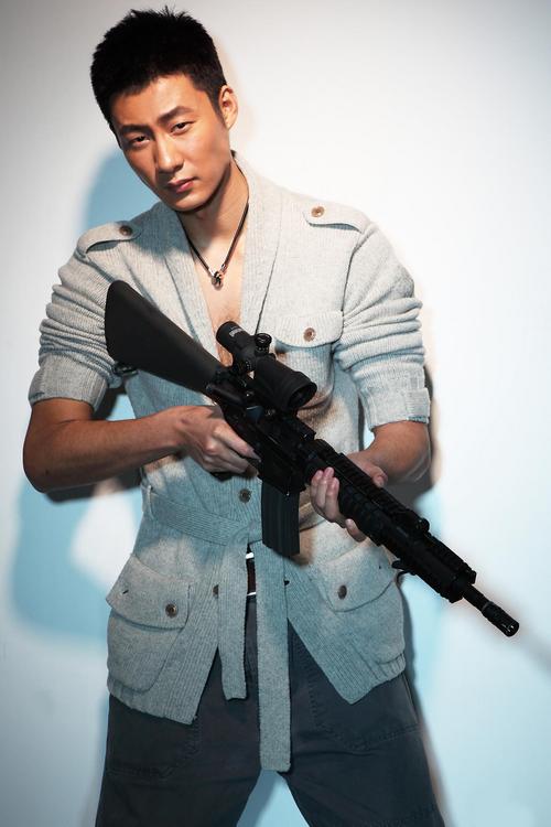 雪域雄鹰金钟饰演狙击手一战成名