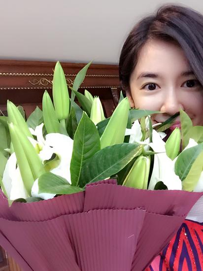 石安妮素颜庆生