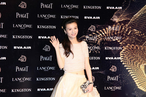 春夏出席金马奖颁奖典礼为白只得奖落泪