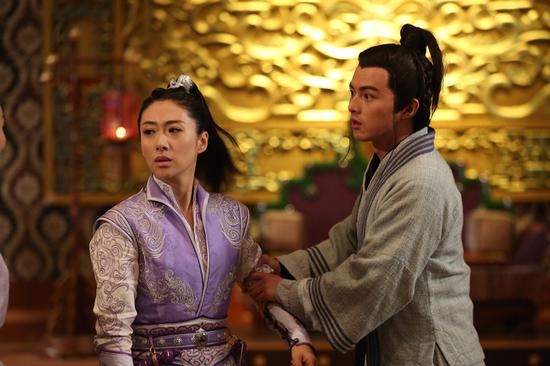 叶祖新(饰张馅饼)和刘思彤(饰诸葛紫英)