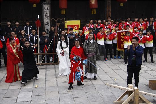 玲花扮东方不败 李艺彤曾毅饰神雕侠侣_手机新浪网