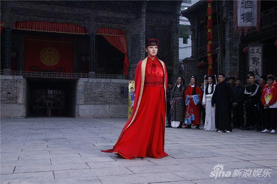 玲花扮东方不败 李艺彤曾毅饰神雕侠侣_手机新浪网