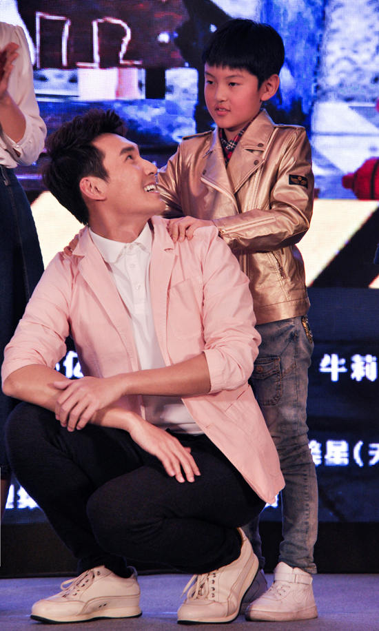 张铎继父是偶像亲情弥漫成爱的担当