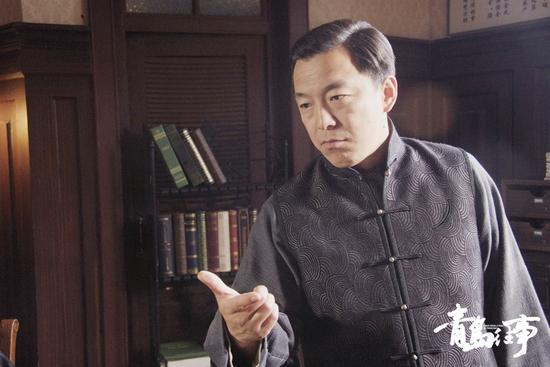 黄小蕾,刘向京,巩峥,傅淼,萨日娜,瑛子等联袂主演的商战电视剧《青岛