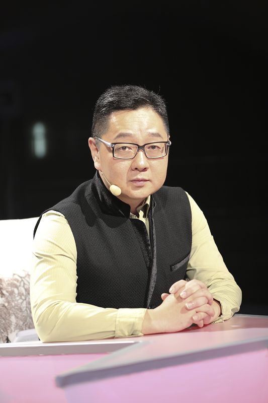 《星主播》全能声优美女现场约饭张绍刚