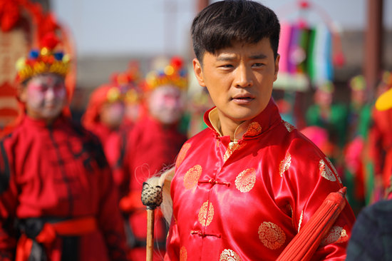 吴天旺赵锦焘新浪娱乐讯 由郭靖宇[微博]编剧导演的电视剧《大秧歌》