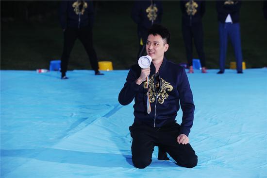 冯绍峰呆萌惹人爱