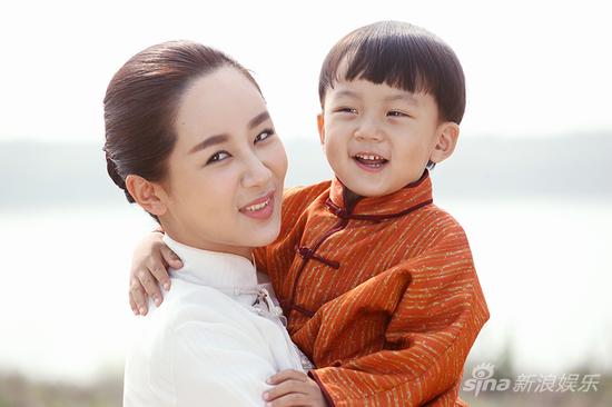 杨紫剧中晋升母亲