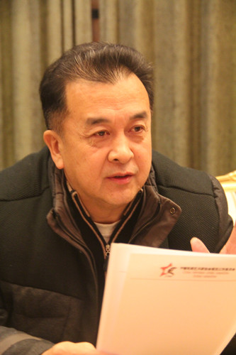 中国电视艺术家协会演员工作委员会黄宏会长向与会专家评委作了"