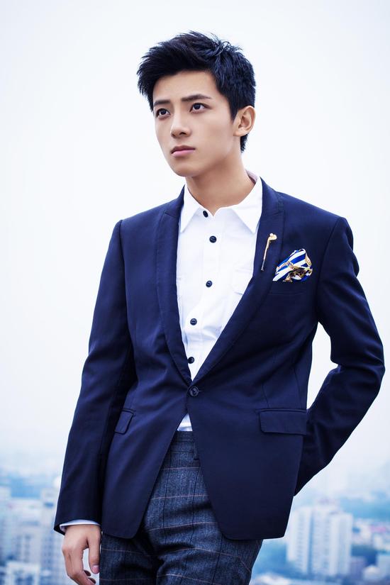 吴俊余《亲爱的》:率真演绎感谢粉丝陪伴