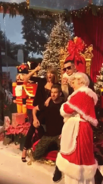 在微博上庆祝自己的生日"today i begin my 26th year of freaking