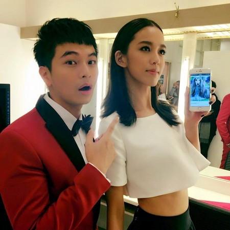 陈庭妮挺胸露s型蛮腰 被指撞脸阿富汗猎犬