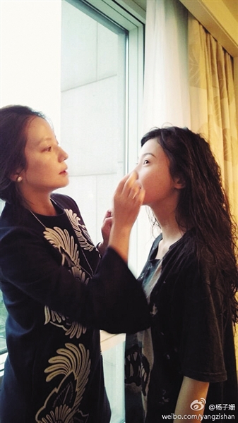 在杨子姗看来赵薇是无所不能的女强人。