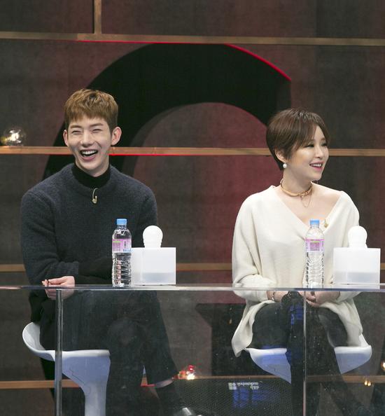 亚当夫妇对决!赵权佳仁同上节目较量歌技