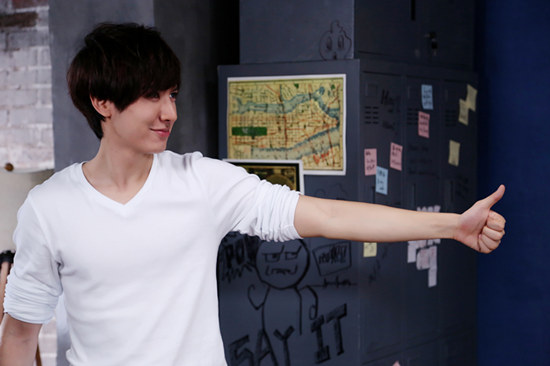 《铠甲勇士捕将》热播 赖艺俘虏少女心