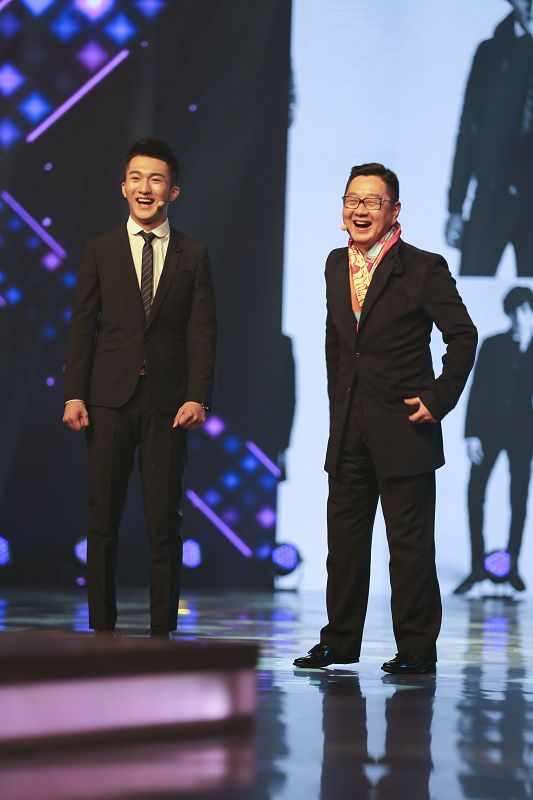 《星主播》张绍刚不惧折腾 大叔变型男