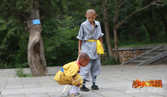 释小松太严厉，惹萌娃崩溃大哭