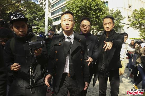 王喜陪同陈志云现身