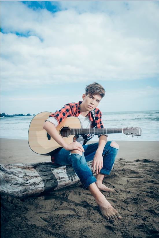 周杰伦爱徒派伟俊《我喜欢你》mv上线