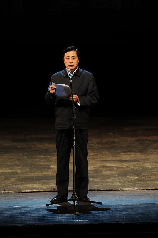 文化部党组成员,副部长董伟致开幕辞