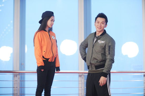 李晨发动攻势逗笑baby