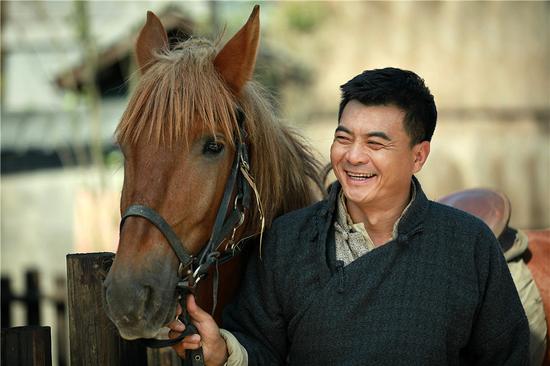 王新军饰演赵震天