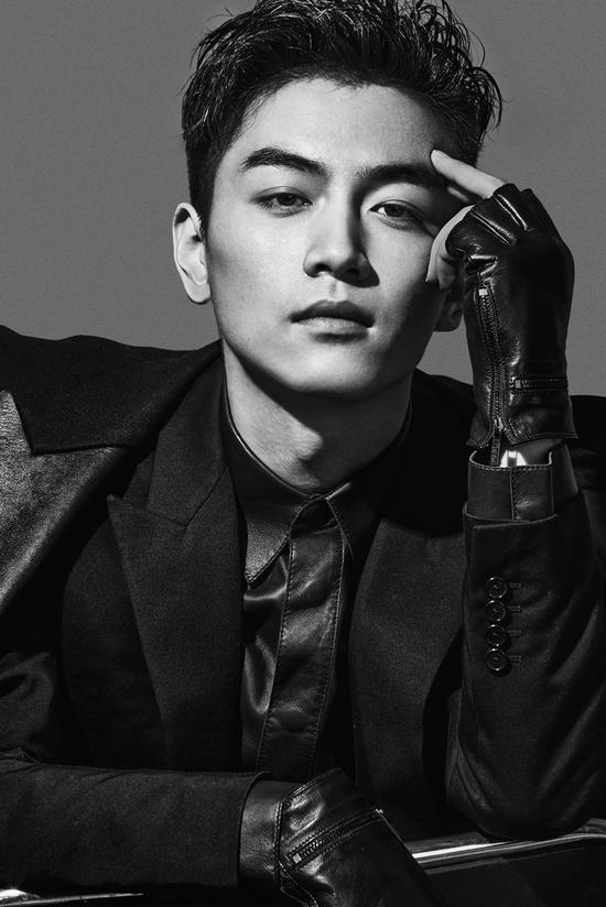 陈晓凌厉眼神展魅力