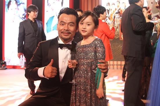 宋佳伦芈月传庆功三朝元老变时尚大叔