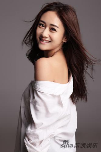 刘芸扮傲娇丫鬟给学生搭戏抢镜