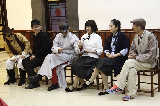 众人亮相拜师学艺