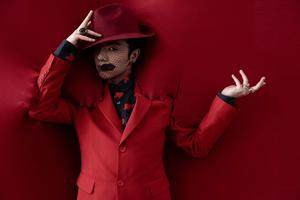 华晨宇《异类》:唱给当下 也留念于未来|华晨宇|《异类》|专辑_新浪娱乐_新浪网