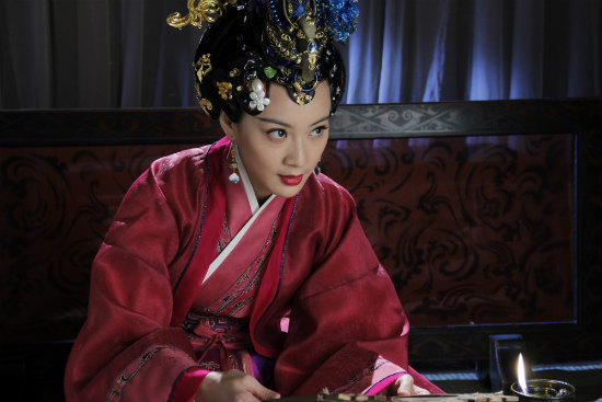 芈茵表情狰狞徐梵溪饰演芈茵新浪娱乐讯 由花儿影视出