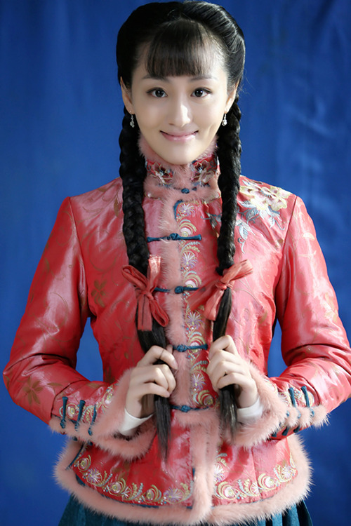 《陈炉古镇》开机 潘严俏皮定妆照曝光